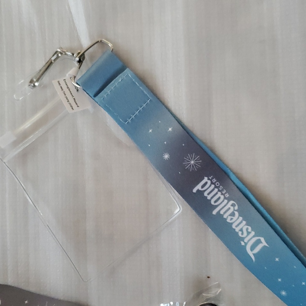 Disneyland Lanyard w/ Disney 100 Mickey & Minnie Pin, New - Picture 2 of 5